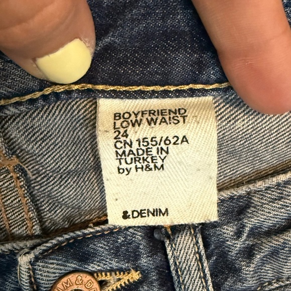 &Denim low waisted boyfriend jeans • Women’s size 24 - Picture 5 of 5